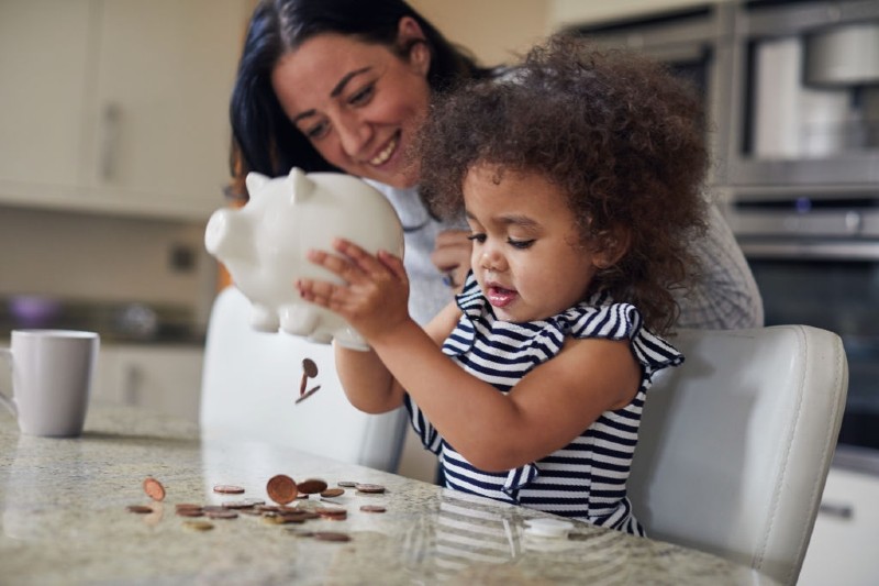 Funding Options for Single Mothers in the UK